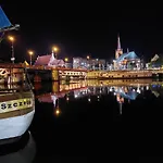 Black Pearl Old Town